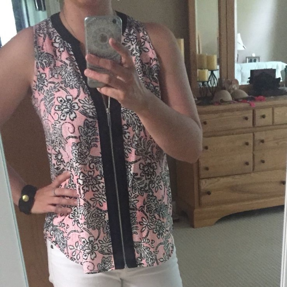 Dex Ramuz Lace Back Blouse - Picture 2 of 5